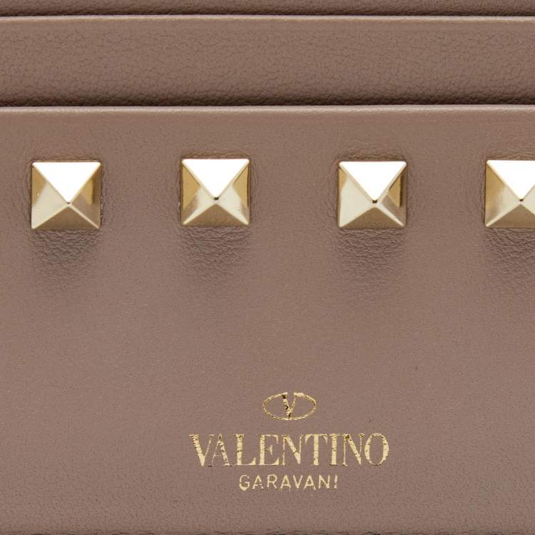Pre Owned Valentino Beige Leather Rockstud Zip Card Case