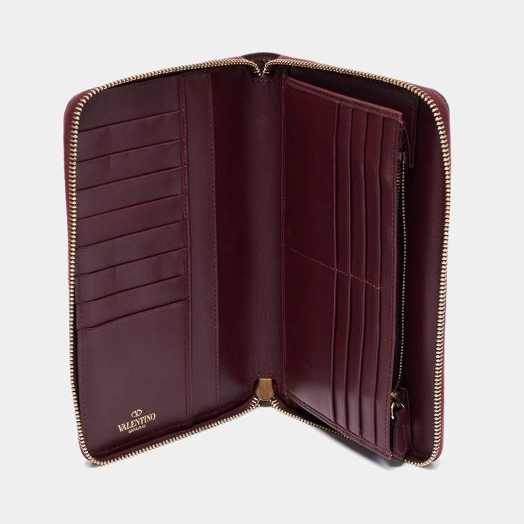 Pre Owned Valentino Burgundy Leather Medium Rockstud Zip Around Wallet