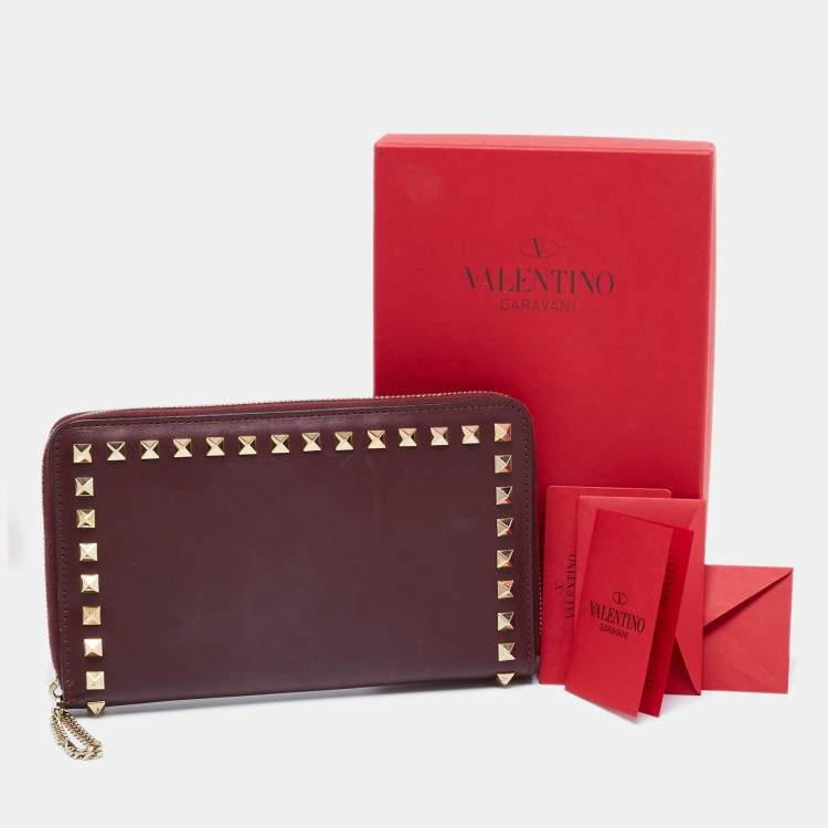 Pre Owned Valentino Burgundy Leather Medium Rockstud Zip Around Wallet