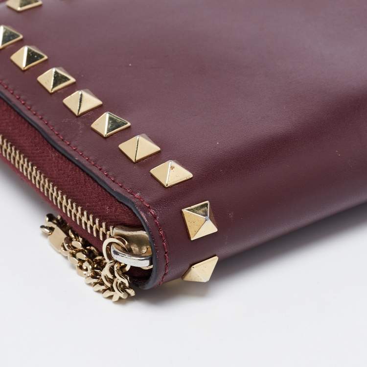 Pre Owned Valentino Burgundy Leather Medium Rockstud Zip Around Wallet
