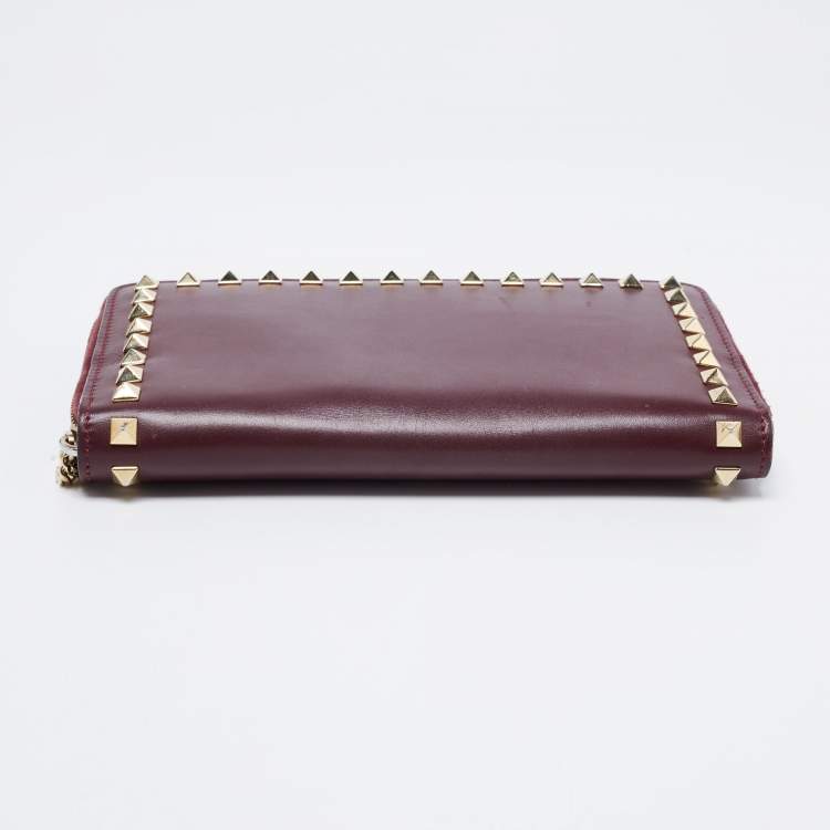 Pre Owned Valentino Burgundy Leather Medium Rockstud Zip Around Wallet