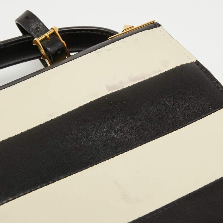 مملوكة مسبقًا Valentino Black/White Striped Leather My Rockstud Top Handle Bag