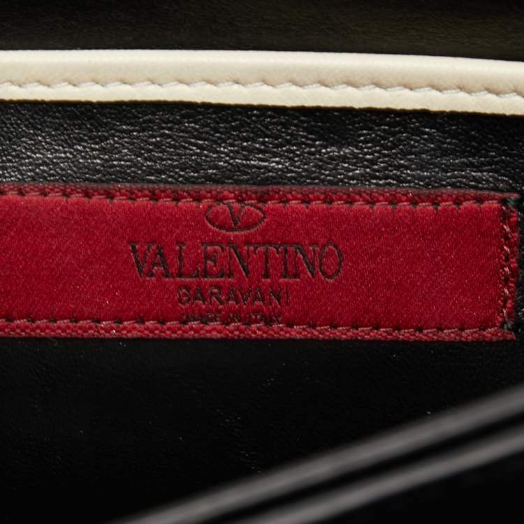 مملوكة مسبقًا Valentino Black/White Striped Leather My Rockstud Top Handle Bag
