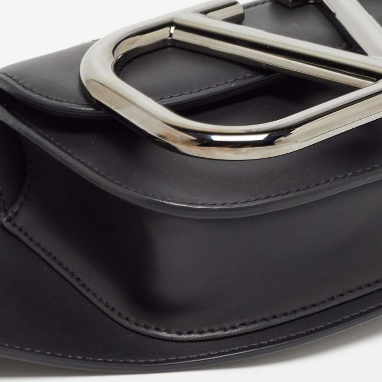 Pre Owned Valentino Black Leather SuperVee Belt Bag