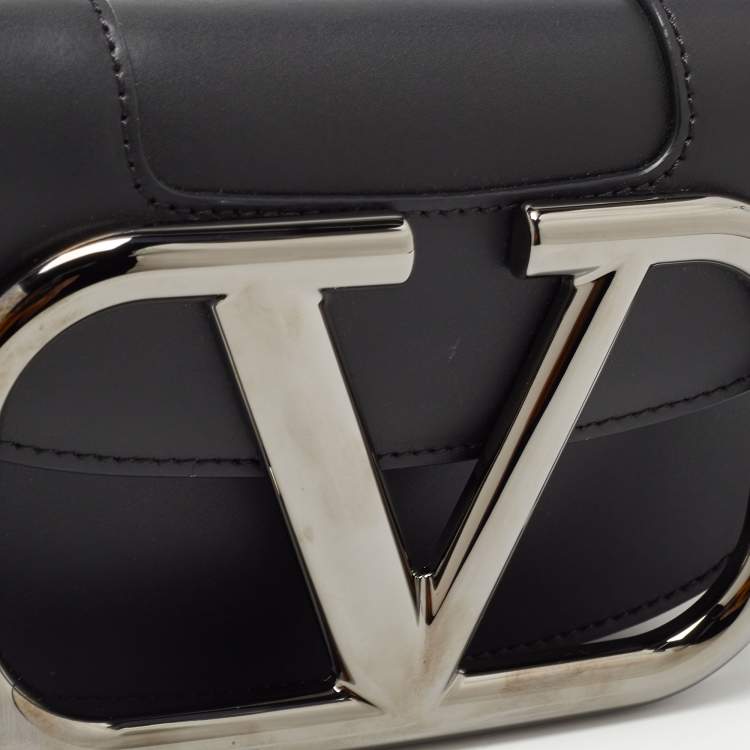 Pre Owned Valentino Black Leather SuperVee Belt Bag