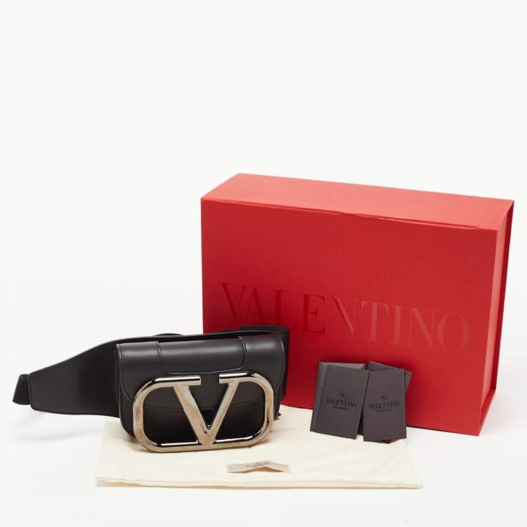Pre Owned Valentino Black Leather SuperVee Belt Bag