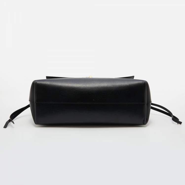 Pre Owned Valentino Black Leather Medium VRING Chain Shoulder Bag