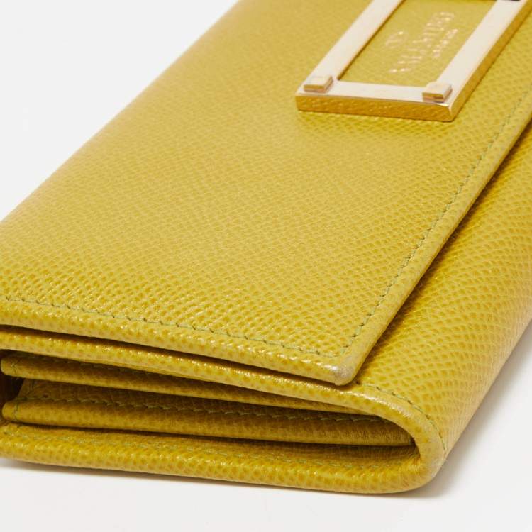 Pre Owned Valentino Green Leather Logo Flap Continental Wallet 
