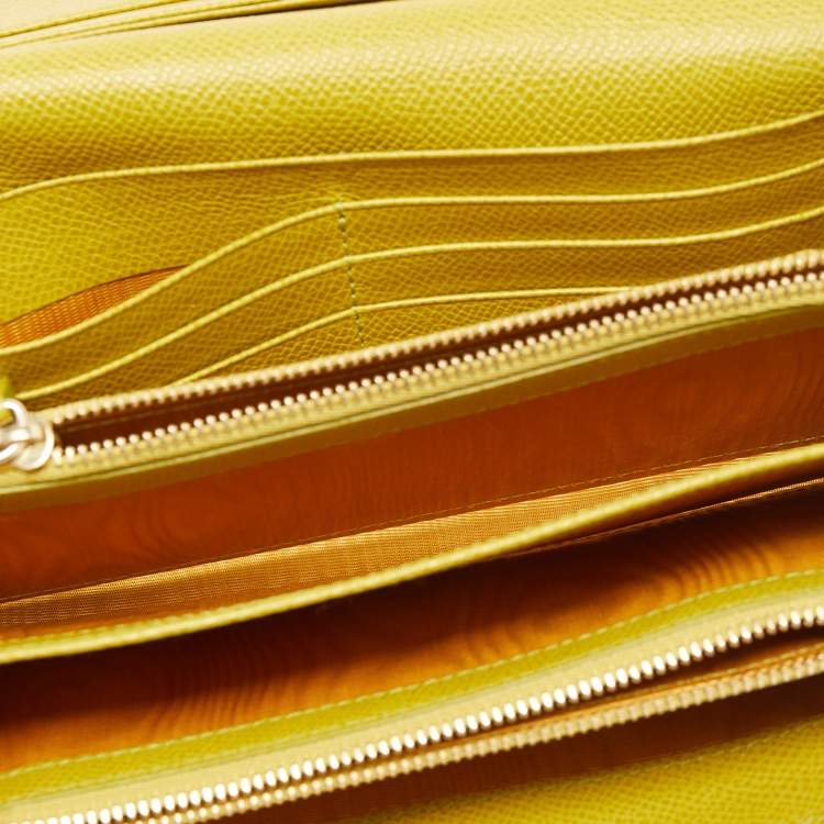 Pre Owned Valentino Green Leather Logo Flap Continental Wallet 