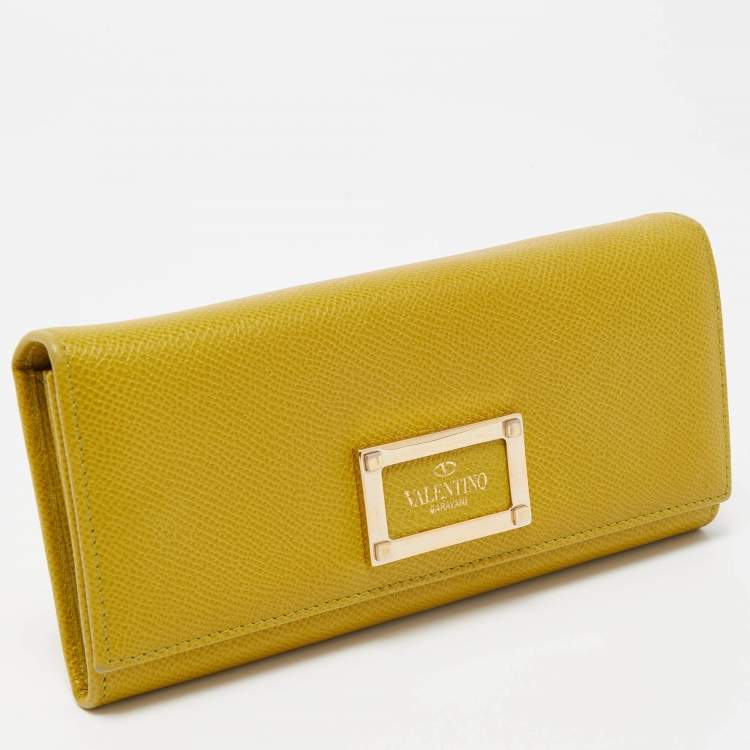 Pre Owned Valentino Green Leather Logo Flap Continental Wallet 