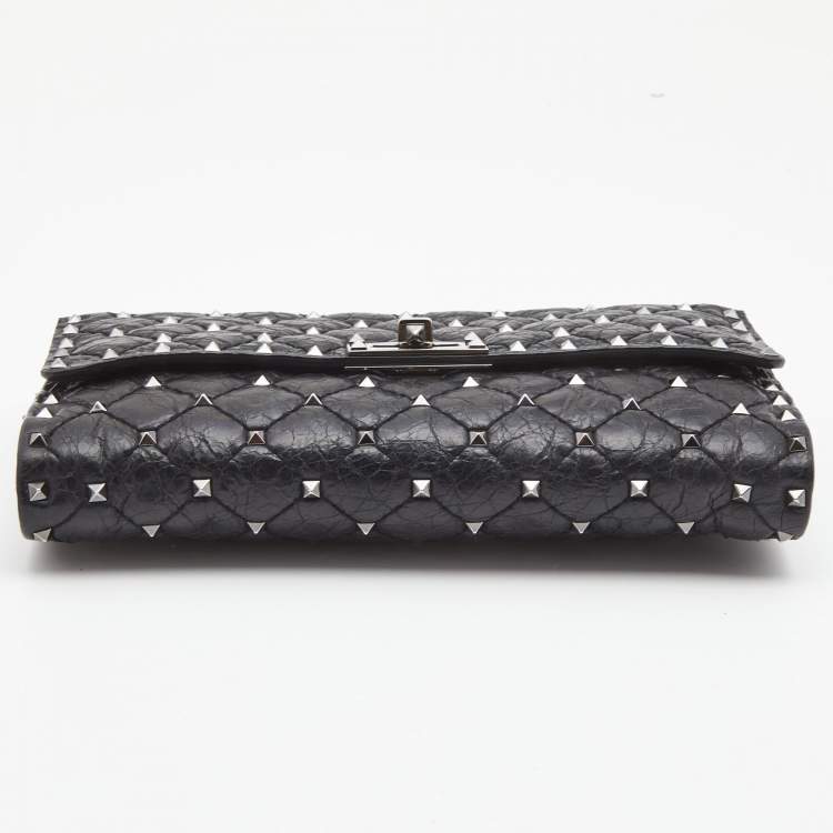 Pre Owned Valentino Black Quilted Crinkled Leather Rockstud Spike Chain Clutch 