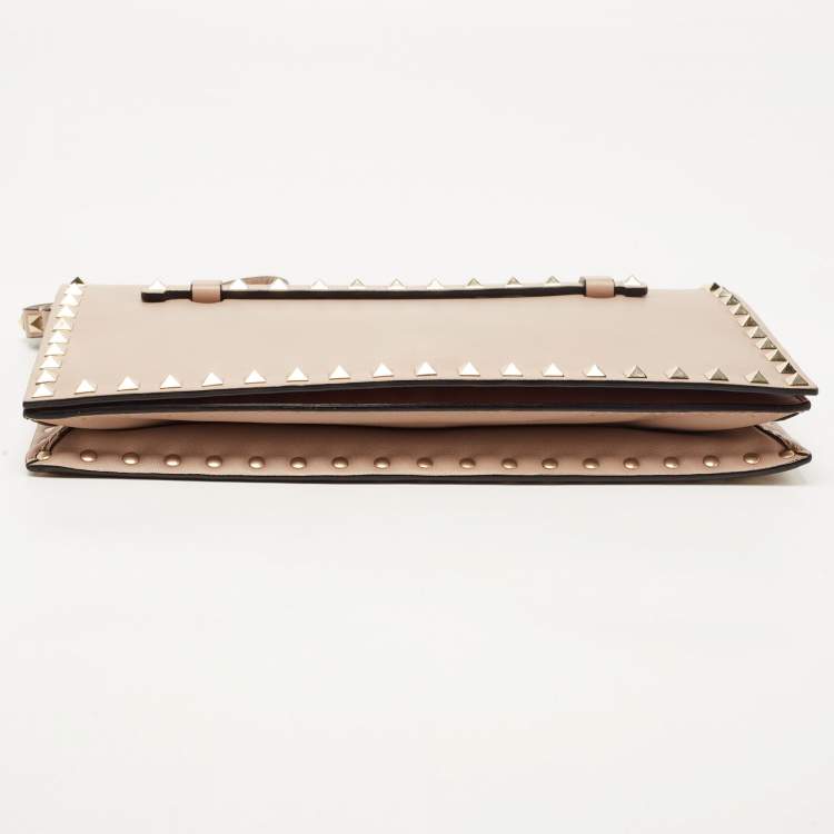 Pre Owned Valentino Beige Leather Rockstud Wristlet Clutch 