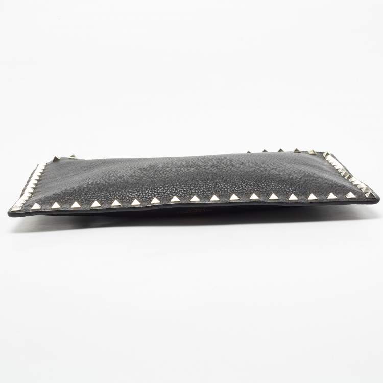 Pre Owned Valentino Black Leather Rockstud Clutch