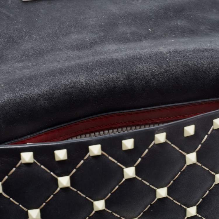 Pre Owned Valentino Black Quilted Leather Medium Rockstud Spike Top Handle Bag