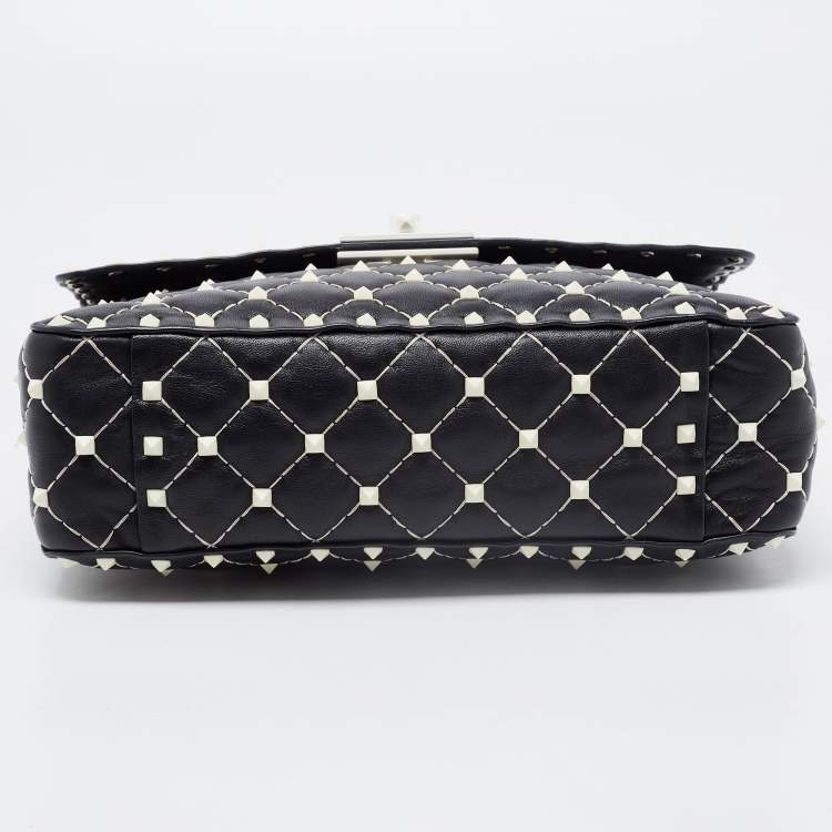 Pre Owned Valentino Black Quilted Leather Medium Rockstud Spike Top Handle Bag