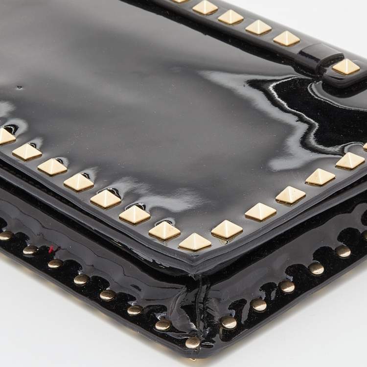 Pre Owned Valentino Black Patent Leather Rockstud Wristlet Clutch