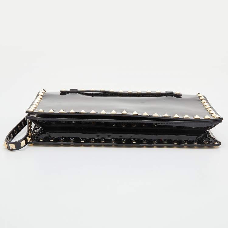 Pre Owned Valentino Black Patent Leather Rockstud Wristlet Clutch