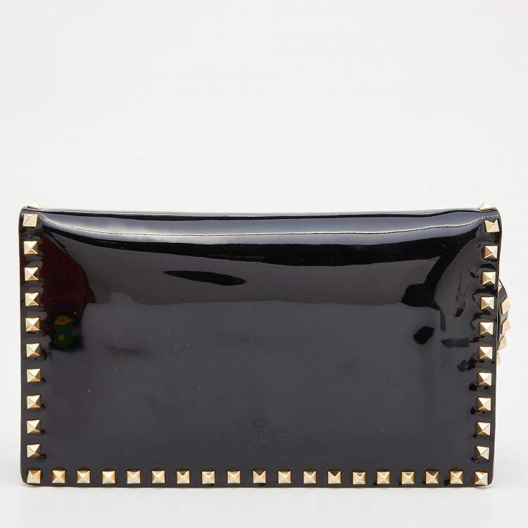 Pre Owned Valentino Black Patent Leather Rockstud Wristlet Clutch