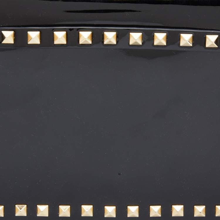 Pre Owned Valentino Black Patent Leather Rockstud Wristlet Clutch