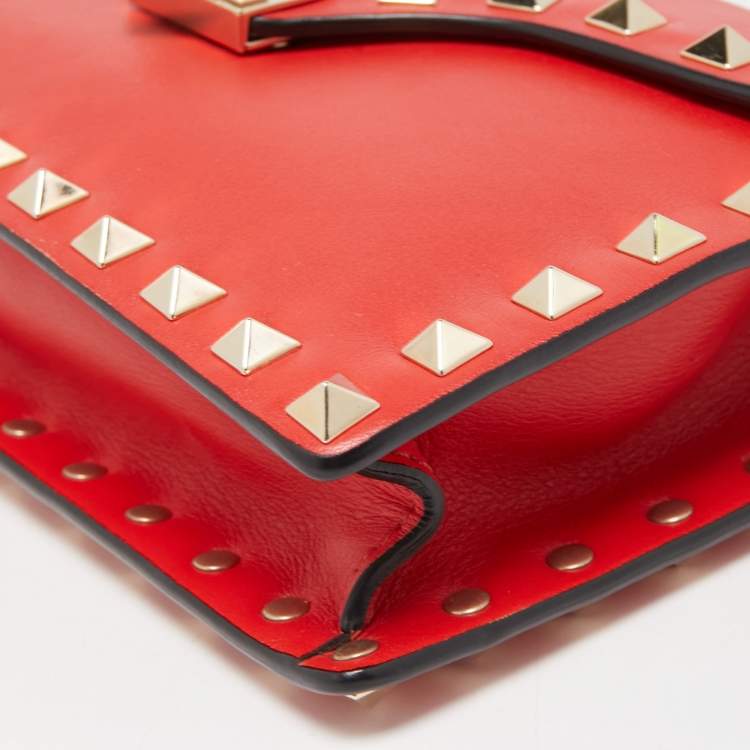 Pre Owned Valentino Red Leather Rockstud Baguette Bag