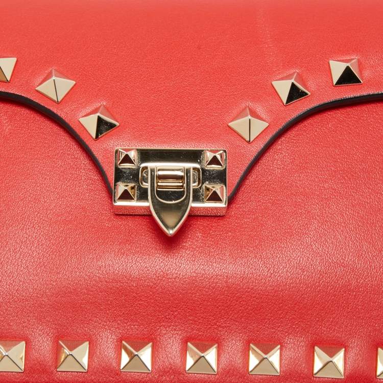 Pre Owned Valentino Red Leather Rockstud Baguette Bag