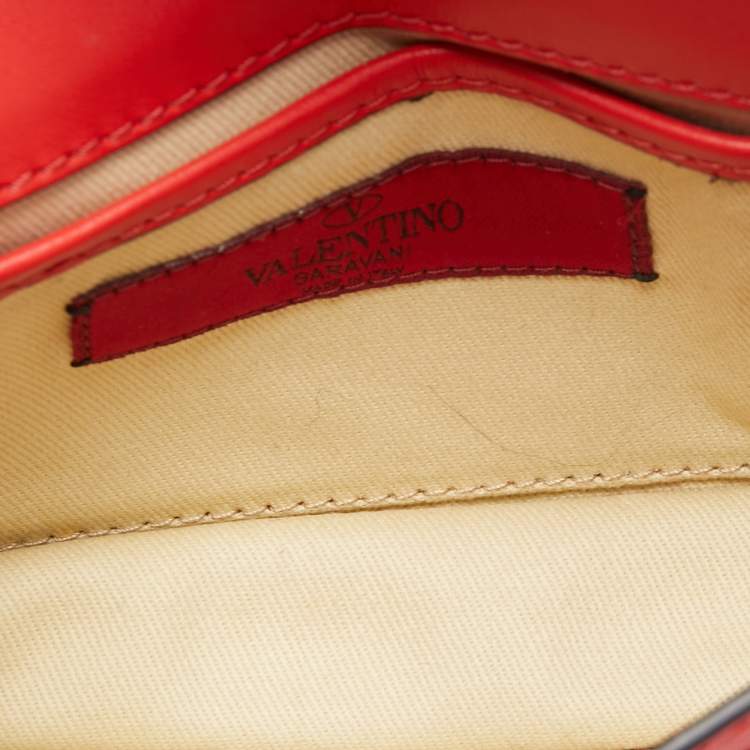 Pre Owned Valentino Red Leather Rockstud Baguette Bag