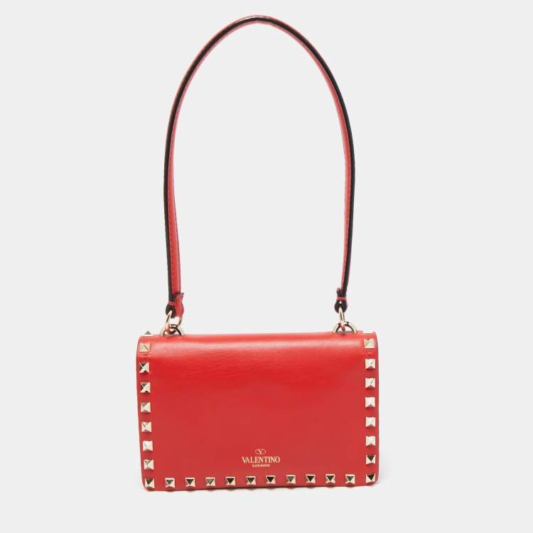 Pre Owned Valentino Red Leather Rockstud Baguette Bag