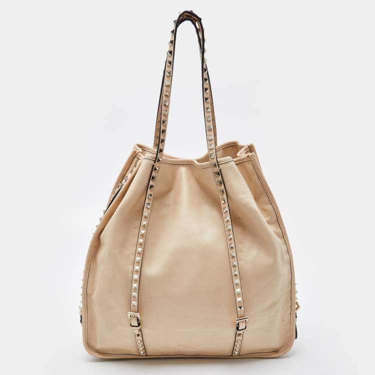 Pre Owned Valentino Beige Leather Rockstud Shopper Tote