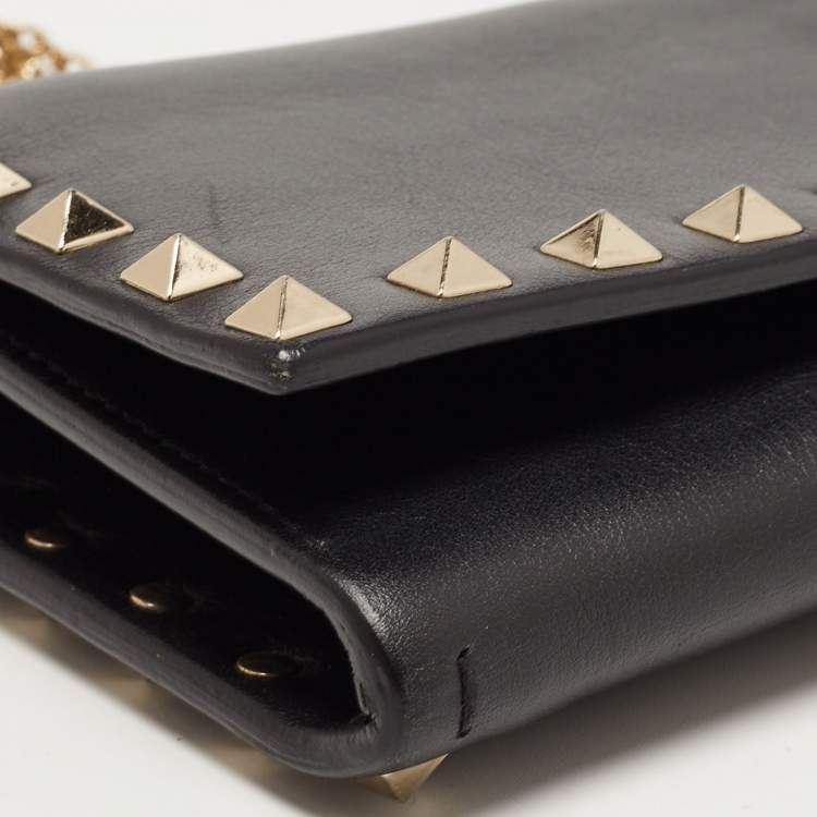 Pre Owned Valentino Black Leather Rockstud Wallet on Chain