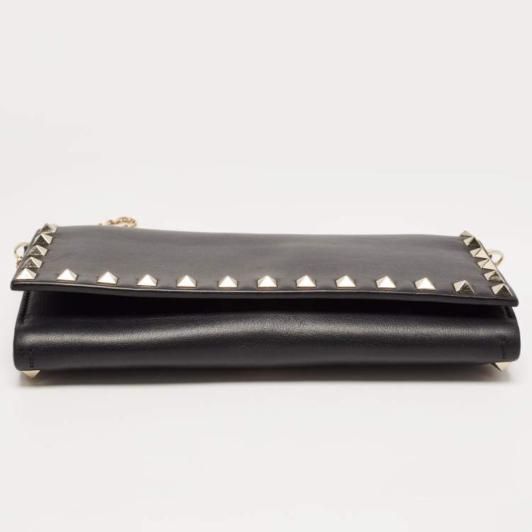 Pre Owned Valentino Black Leather Rockstud Wallet on Chain