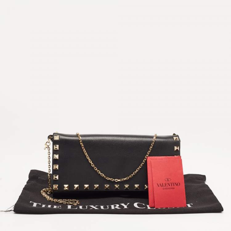 Pre Owned Valentino Black Leather Rockstud Wallet on Chain