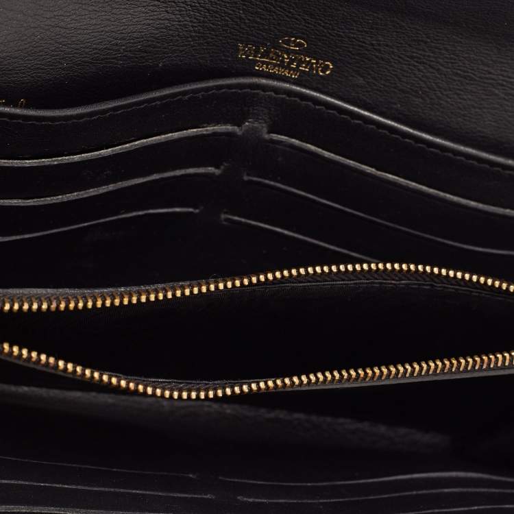 Pre Owned Valentino Black Leather Rockstud Wallet on Chain