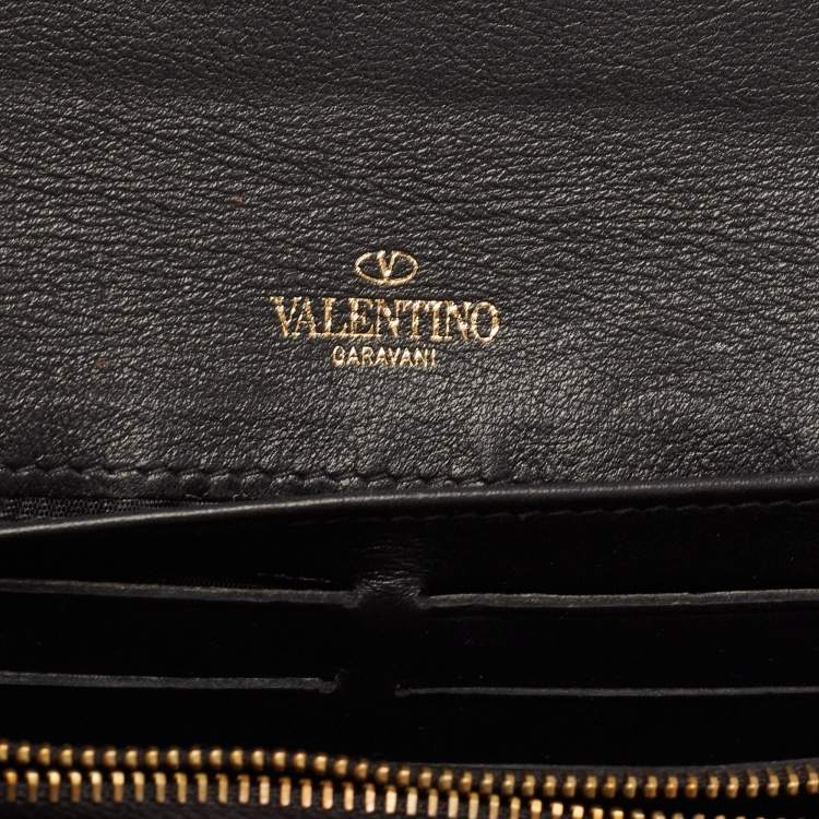 Pre Owned Valentino Black Leather Rockstud Wallet on Chain