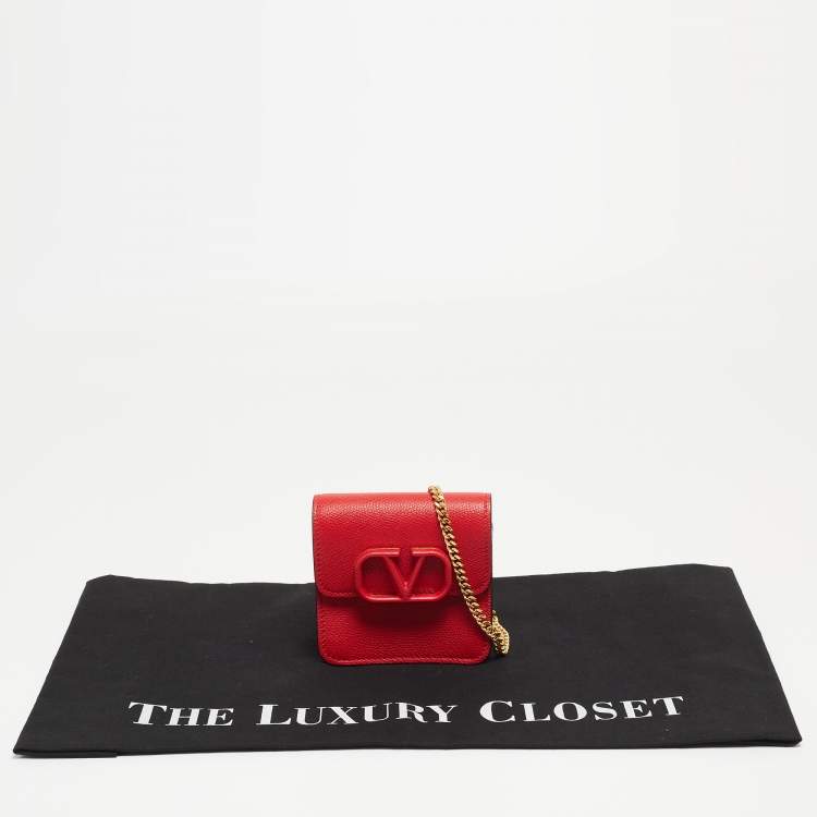 Pre Owned Valentino Red Grained Leather VLogo Compact Wallet On Chain
