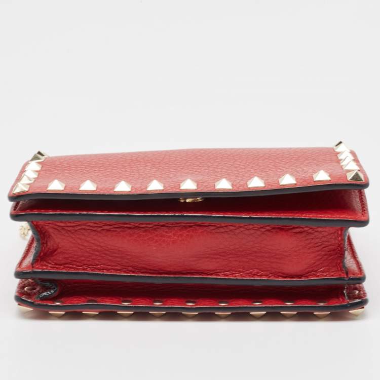 Pre Owned Valentino Red Leather Rockstud Chain Clutch