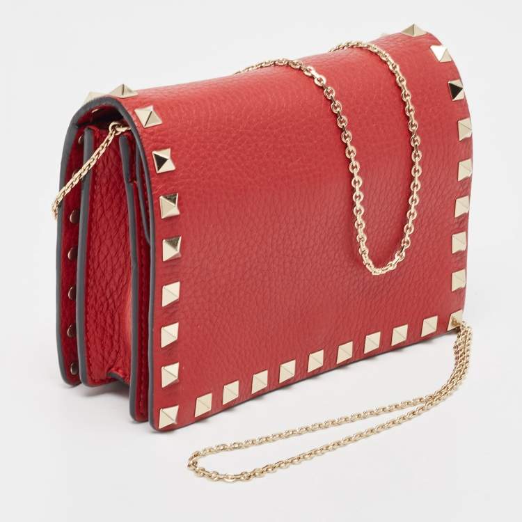 Pre Owned Valentino Red Leather Rockstud Chain Clutch