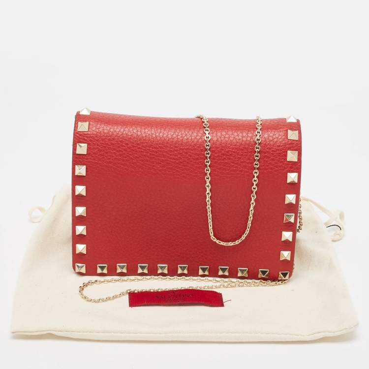 Pre Owned Valentino Red Leather Rockstud Chain Clutch
