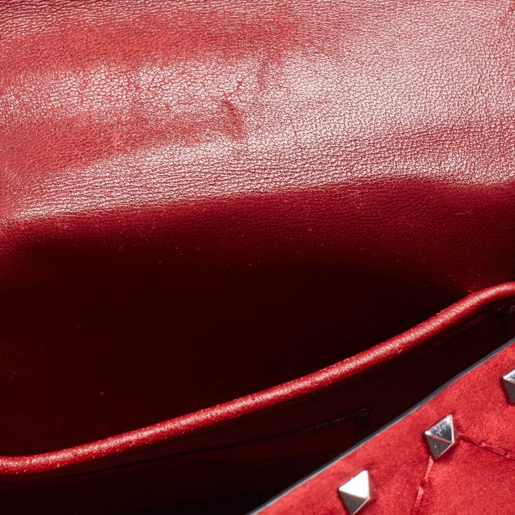 مملوكة مسبقًا Valentino Red Quilted Satin Small Rockstud Spike Chain Bag