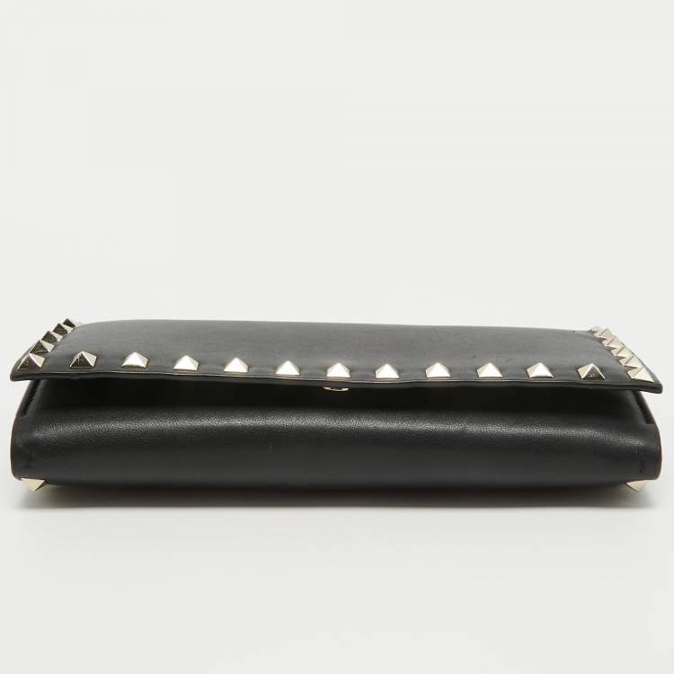 Pre Owned Valentino Black Leather Rockstud Wallet On Chain