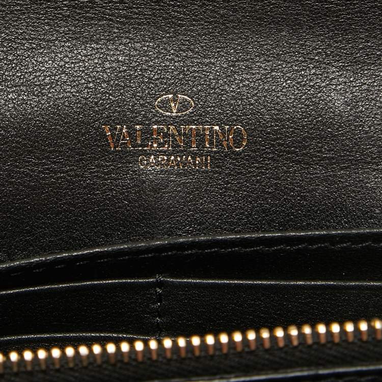 Pre Owned Valentino Black Leather Rockstud Wallet On Chain