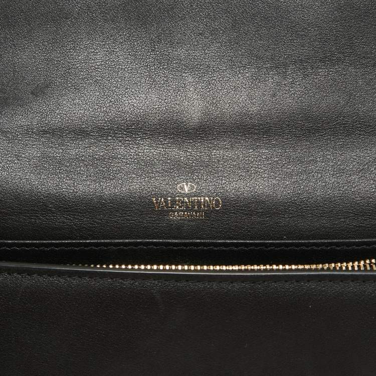 Pre Owned Valentino Black Leather Rockstud Wallet On Chain