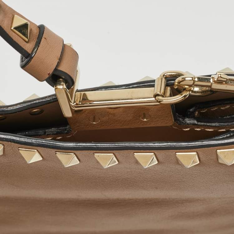 Pre Owned Valentino Beige Leather Rockstud Slim Top Handle Bag