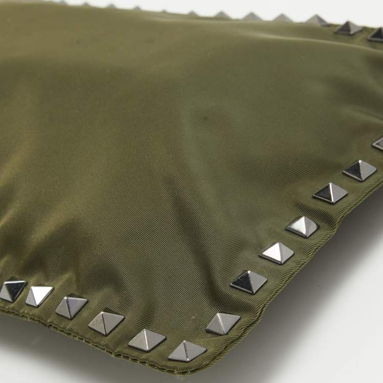 Pre Owned Valentino Green Nylon Rockstud Slim Pouch