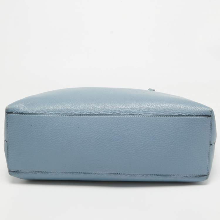 مملوكة مسبقًا Valentino Light Blue Leather Rockstud Tote