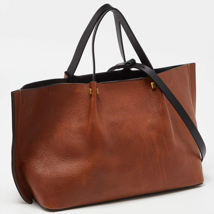 Pre Owned Valentino Brown/Black Leather Medium VLOGO Escape Tote