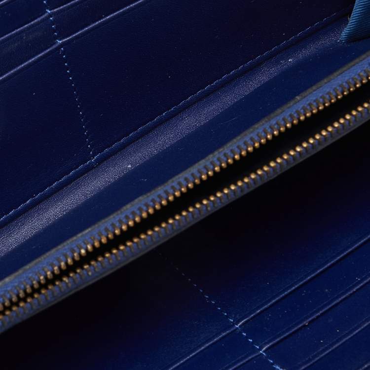 Pre Owned Valentino Blue Lizard Rockstud Zip Around Wallet