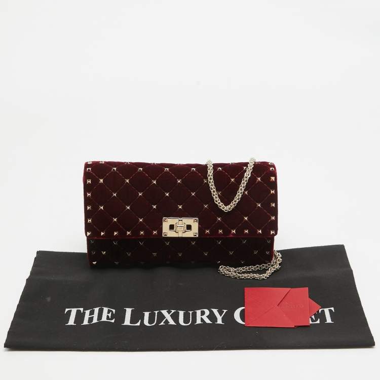 Pre Owned Valentino Burgundy Quilted Velvet Rockstud Spike Chain Clutch 
