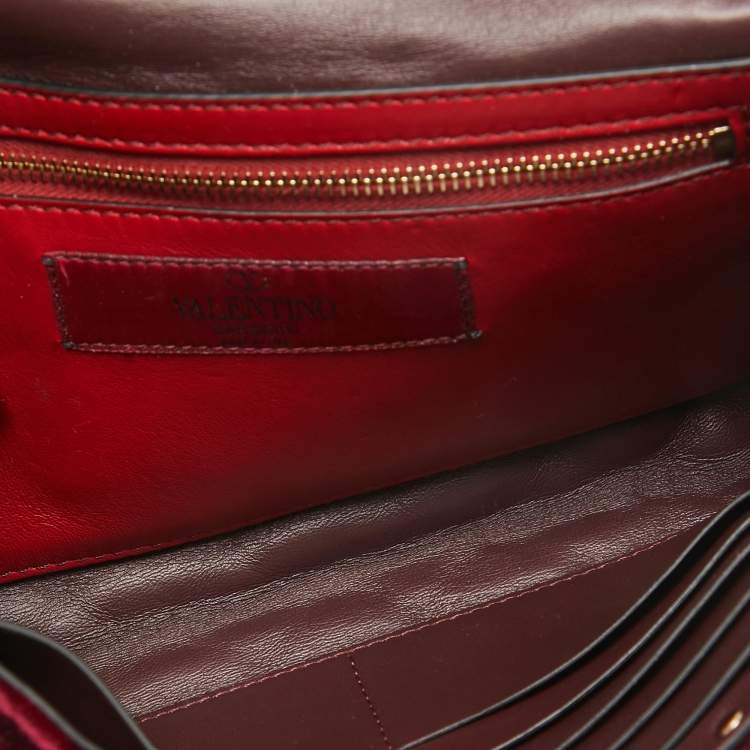 Pre Owned Valentino Burgundy Quilted Velvet Rockstud Spike Chain Clutch 