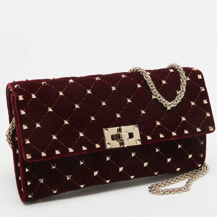 Pre Owned Valentino Burgundy Quilted Velvet Rockstud Spike Chain Clutch 
