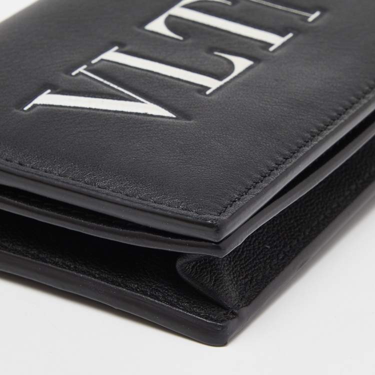 Pre Owned Valentino Black Leather VLTN Bifold Card Case